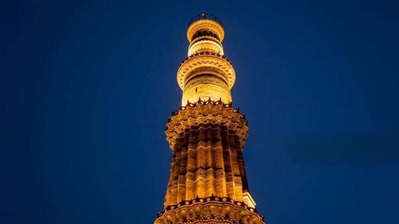 New Delhi: Qutub Minar Light & Sound Show with Dinner - The Sum Up