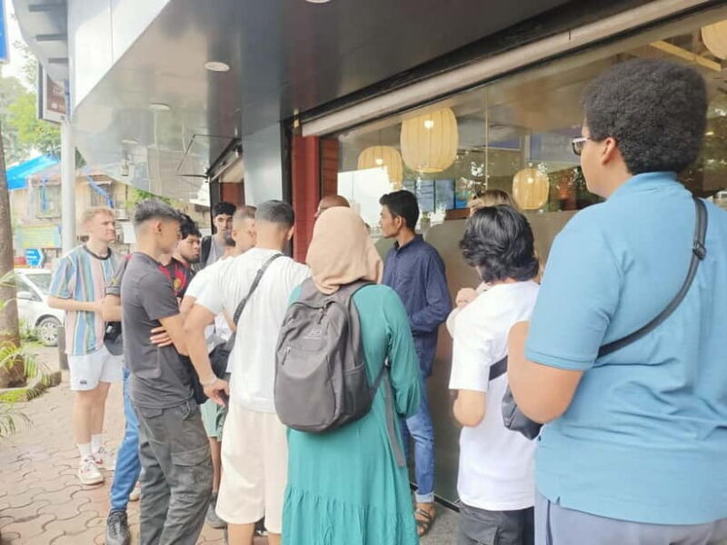 New Delhi: Slum Walking Tour with Chapati Factory Visit - Key Points