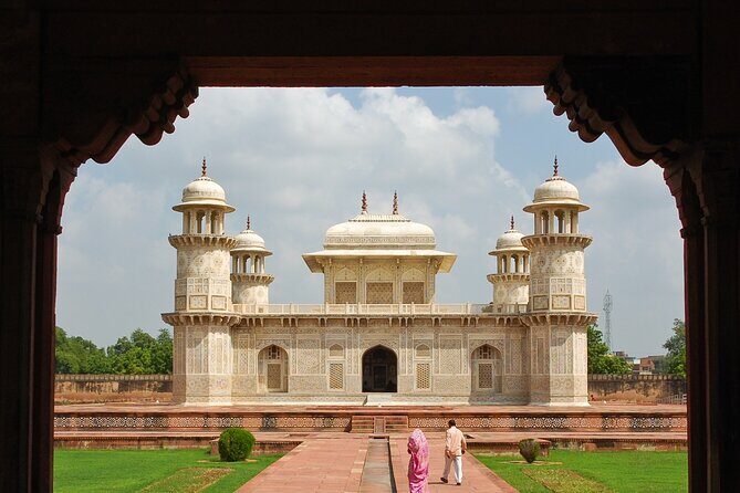New Delhi to Agra One Way Private Transfer with Driver - The Practical Side: Booking and Pricing