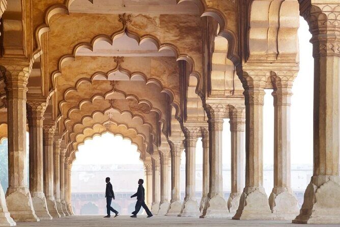 New Delhi:Agra Taj Mahal Private Car Sightseeing Tour - The Journey Begins: From Delhi to Agra