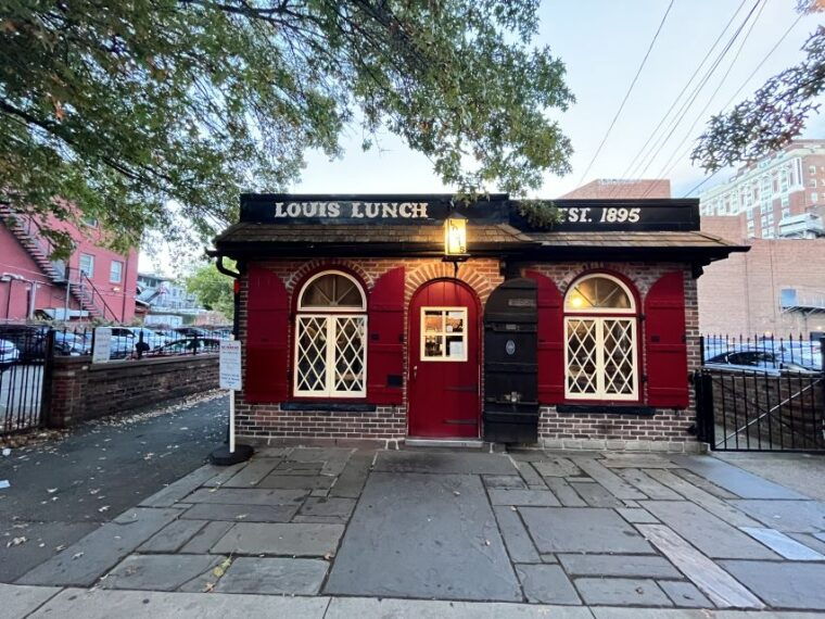 new-haven-historic-yale-smartphone-self-guided-walking-tour