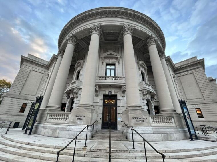 new-haven-historic-yale-smartphone-self-guided-walking-tour