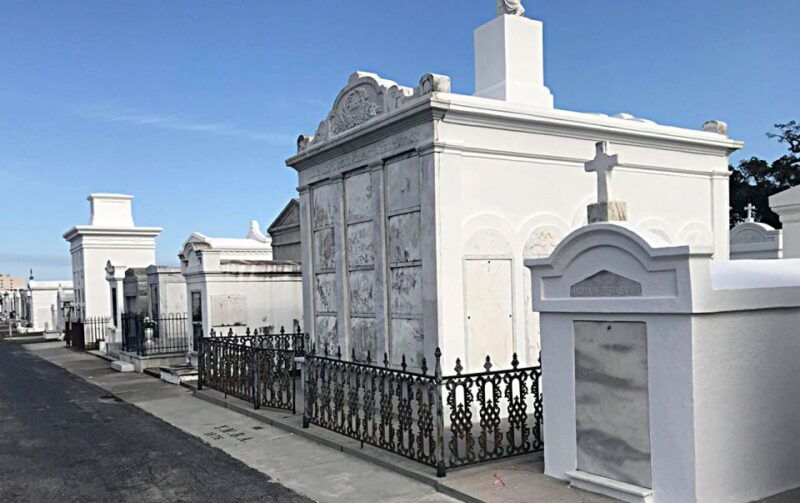 new-orleans-2-5-hour-city-cemetery-tour-by-bus