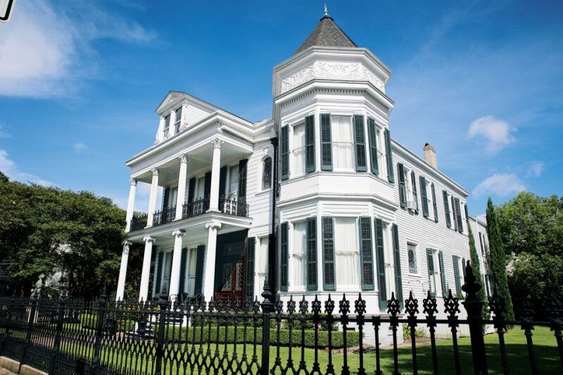 new-orleans-2-hour-homes-of-the-rich-famous-walking-tour