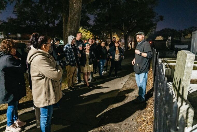 new-orleans-cemetery-bus-tour-at-dark-with-exclusive-access