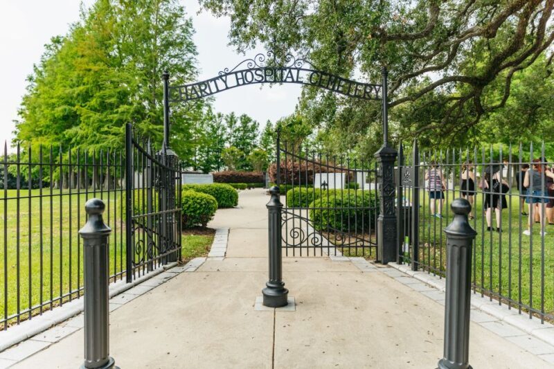 New Orleans: Cemetery Tour - Exploring the Unique Cemeteries of New Orleans: A Guide to the Cemetery Tour