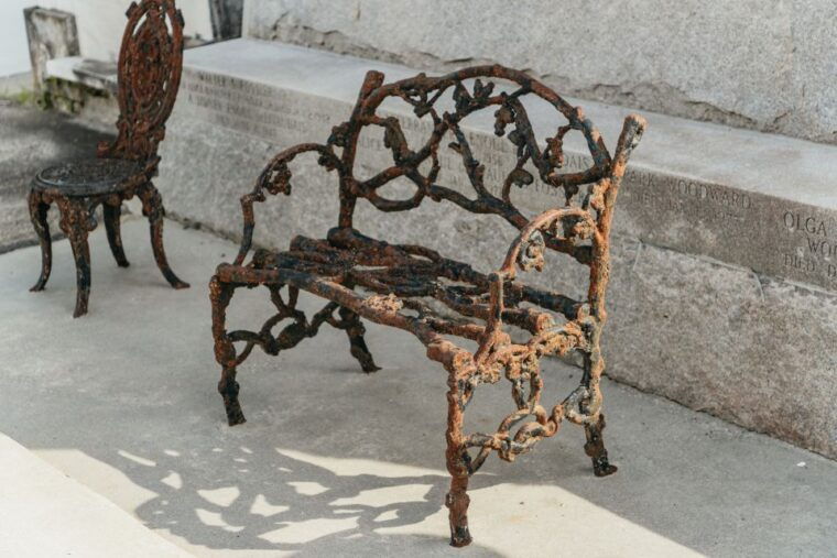 new-orleans-city-and-cemetery-bus-tour-garden-district-walk