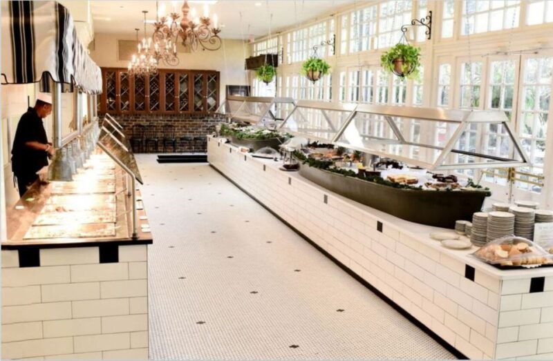 new-orleans-court-of-two-sisters-jazz-brunch-buffet
