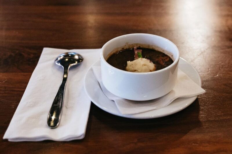new-orleans-french-quarter-food-walking-tour-with-tastings