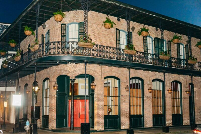 new-orleans-french-quarter-sightseeing-carriage-ride