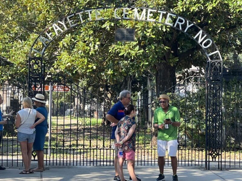 New Orleans : Garden District Architecture Walking tour - Visualizing the Experience