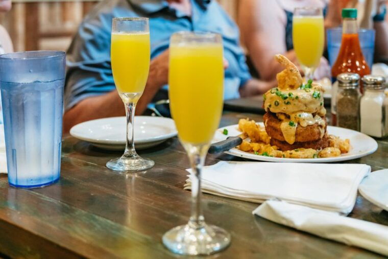 new-orleans-garden-district-food-drinks-history-tour