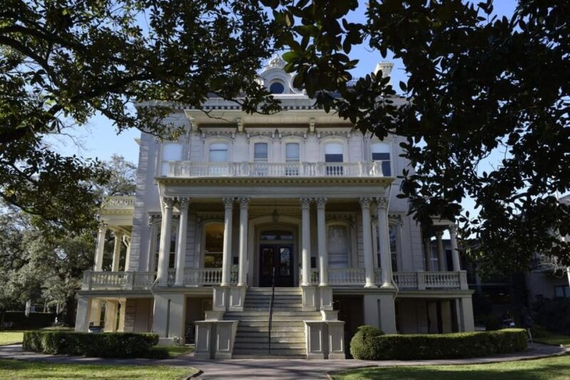 new-orleans-garden-district-walking-tour-2