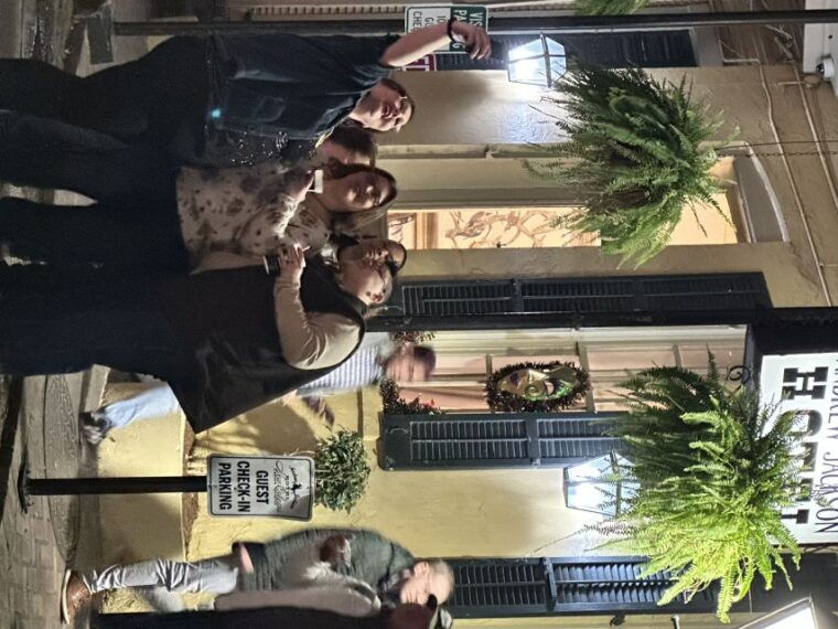 new-orleans-ghost-and-haunted-pub-crawl-tour-with-free-shot