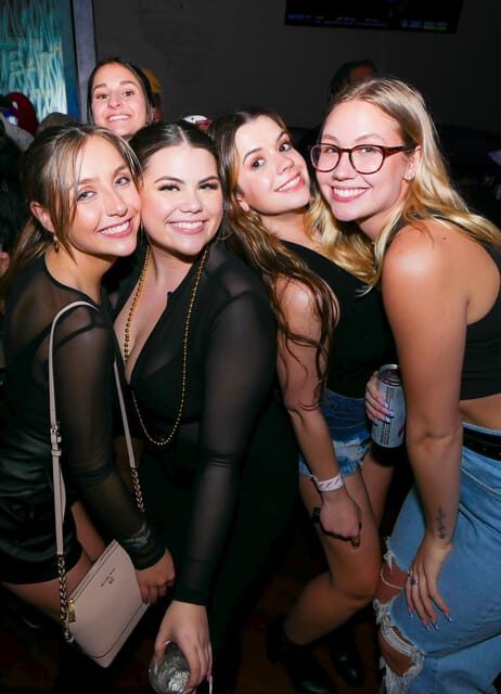 New Orleans: Guided Bourbon Street Bar Crawl with Shots - Who Will Love This Tour?