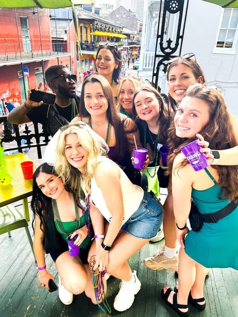 new-orleans-guided-bourbon-street-bar-crawl-with-shots