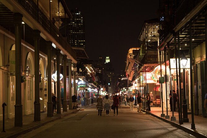 new-orleans-haunted-legends-scandals-small-group-tour-2