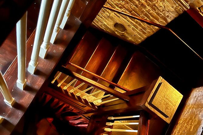 new-orleans-haunted-legends-scandals-small-group-tour-2