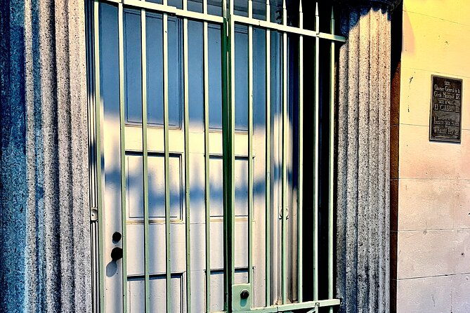 new-orleans-haunted-legends-scandals-small-group-tour