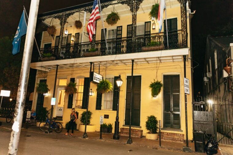 new-orleans-haunted-pub-crawl-2