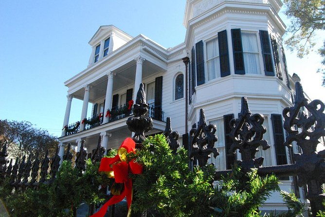 new-orleans-holiday-bus-tour-jingling-through-the-crescent