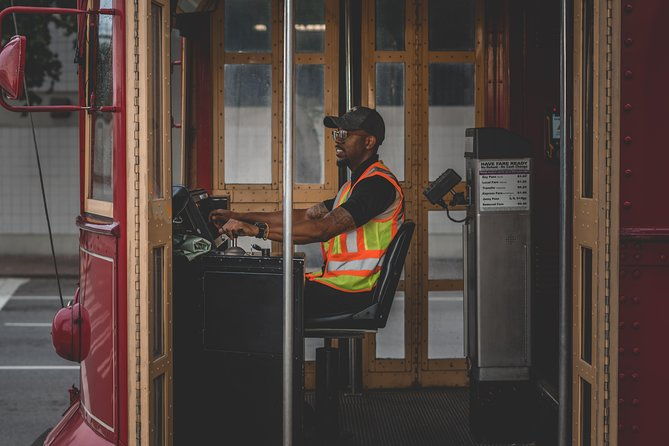 new-orleans-holiday-bus-tour-jingling-through-the-crescent