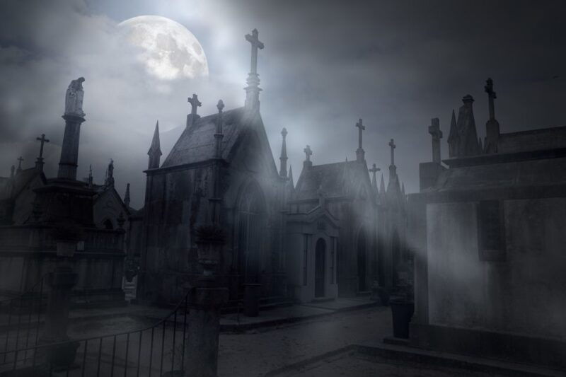 new-orleans-night-cemetery-and-ghost-byob-bus-tour