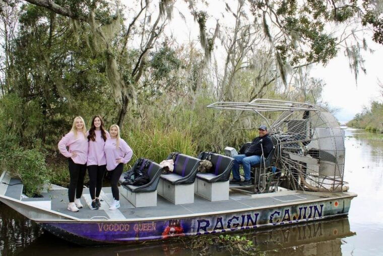 new-orleans-oak-alley-or-laura-plantation-airboat-tour