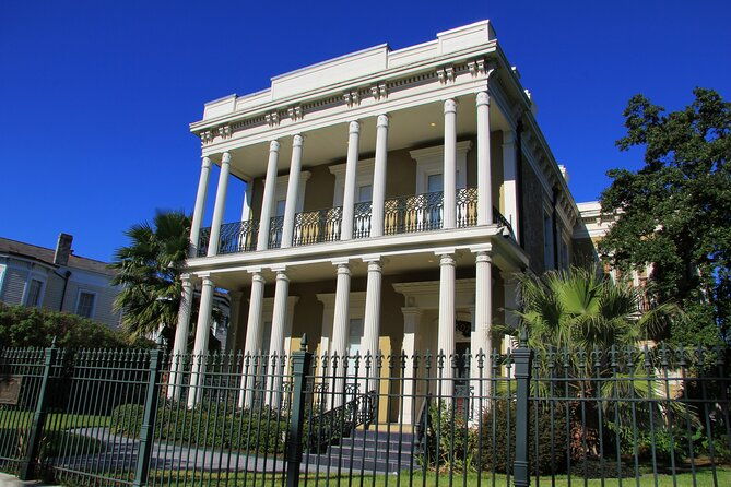 new-orleans-private-city-and-cemetery-tour-up-to-24-passengers