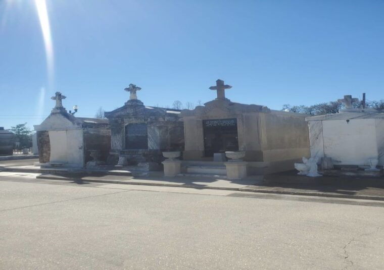 new-orleans-secrets-and-societies-cemetery-experience