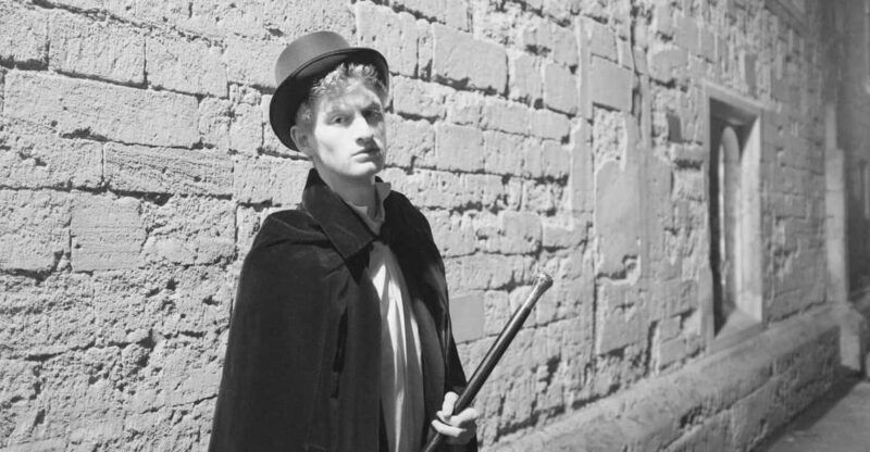new-oxford-costumed-ghost-tour-in-character