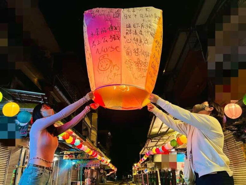 new-taipei-pingxi-sky-lantern-festival-experience-in-shifen