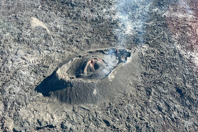 new-volcanic-eruption-area-helicopter-tour-in-iceland