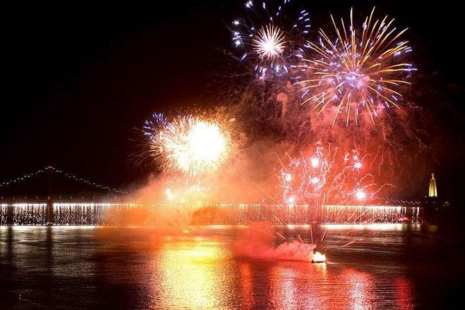 new-years-eve-on-a-boat-with-champagne-and-fireworks