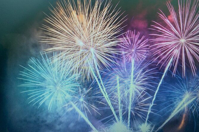 new-years-eve-on-a-sailboat-with-fireworks-display-in-lisbon