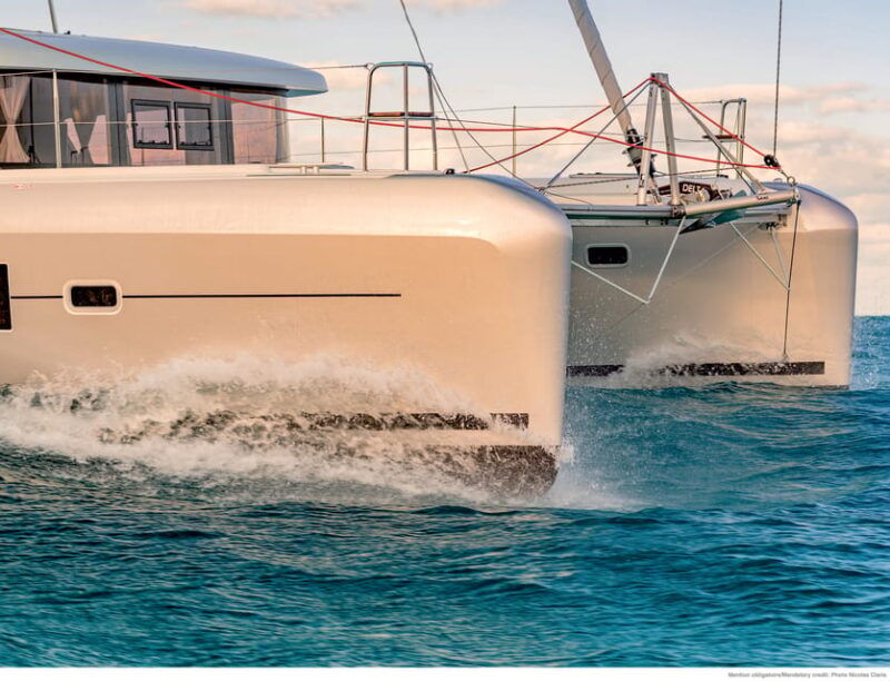 new-years-eve-on-a-vip-catamaran-in-lisbon-with-fireworks