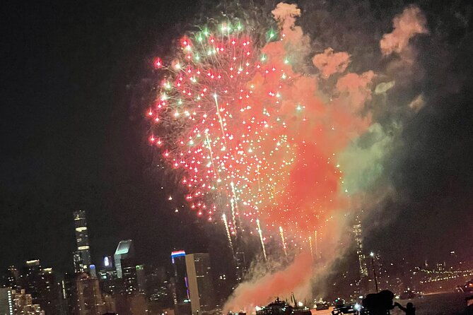 new-york-city-4th-of-july-fireworks-luxury-boat-tour