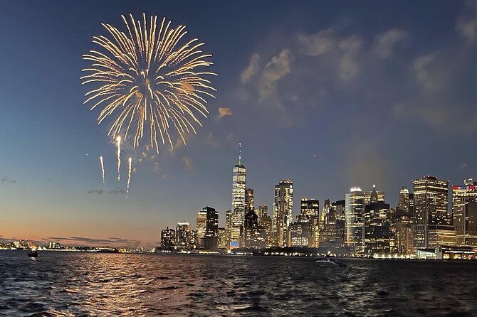 new-york-city-4th-of-july-fireworks-luxury-boat-tour