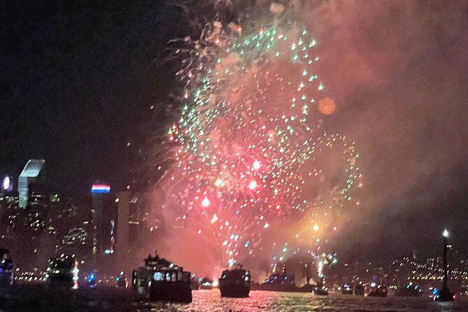 new-york-city-4th-of-july-fireworks-luxury-boat-tour