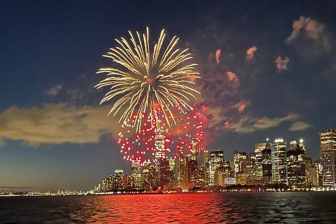 new-york-city-4th-of-july-fireworks-luxury-boat-tour