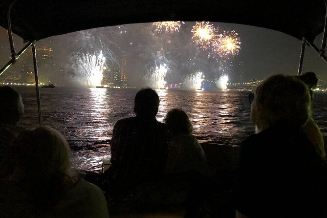 new-york-city-4th-of-july-fireworks-luxury-boat-tour