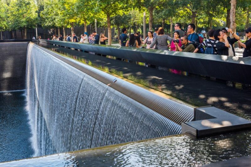 new-york-city-9-11-memorial-ground-zero-walking-tour
