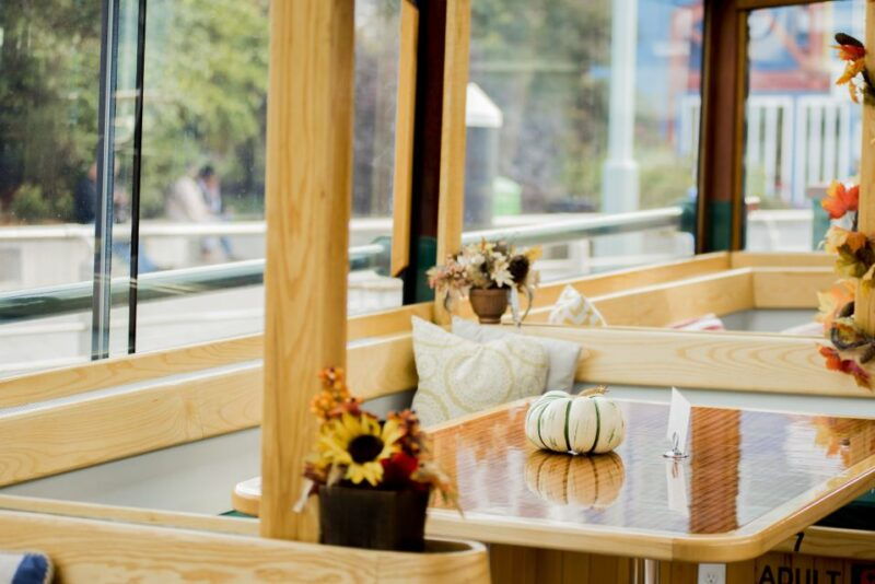 new-york-city-afternoon-fall-foliage-lunch-cruise