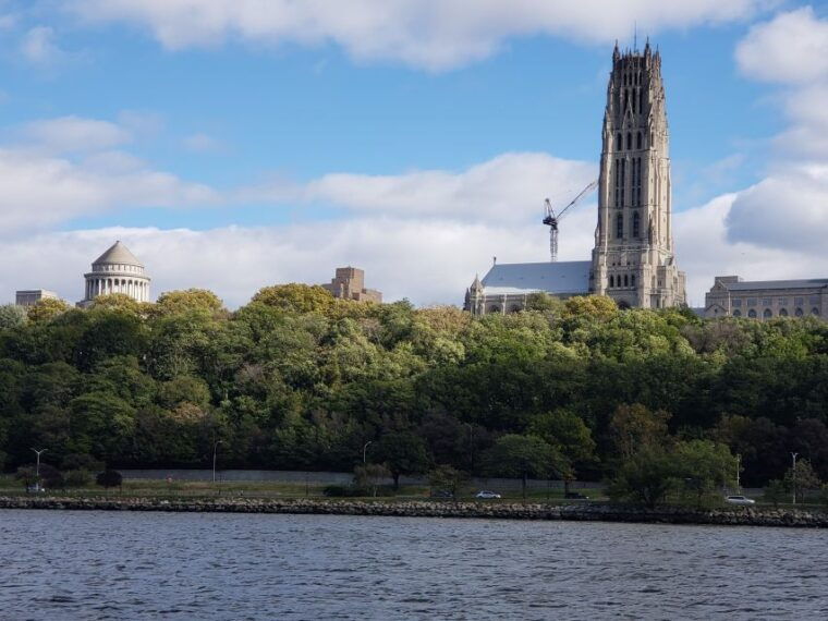 new-york-city-afternoon-fall-foliage-lunch-cruise