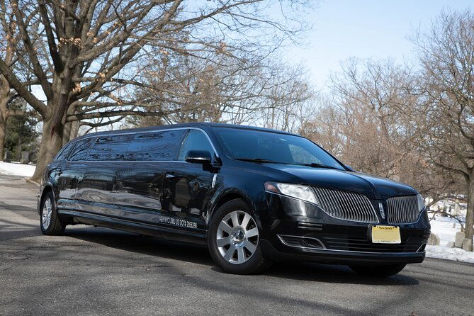 new-york-city-airport-arrival-transfer-by-limo-lga-jfk-ewr-2