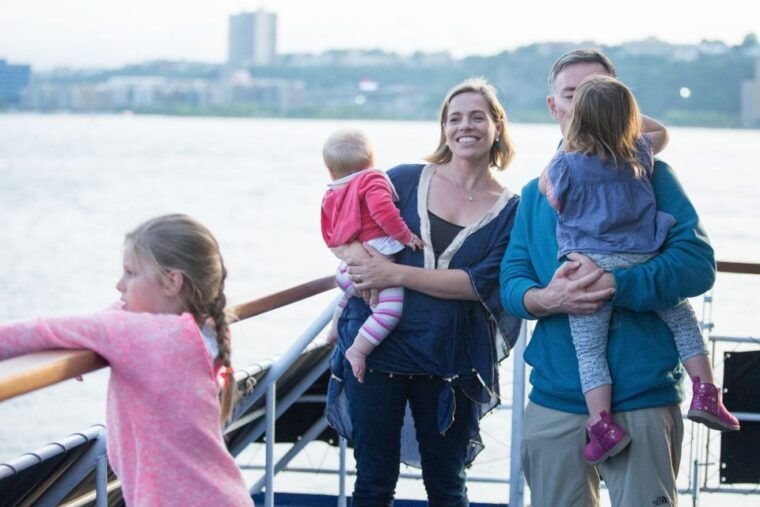 new-york-city-brunch-lunch-or-dinner-buffet-river-cruise