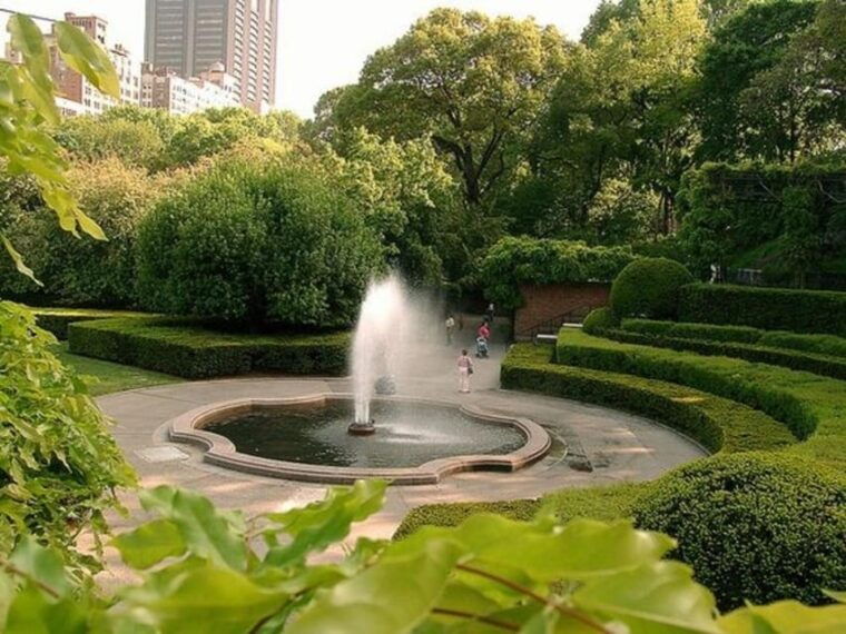 new-york-city-central-park-walking-tour-with-a-guide-2