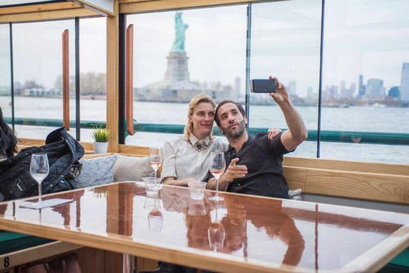 new-york-city-champagne-and-cheese-pairing-cruise