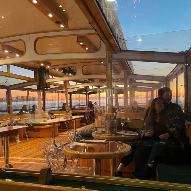 new-york-city-champagne-and-cheese-pairing-cruise