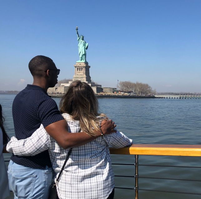 new-york-city-champagne-and-cheese-pairing-cruise